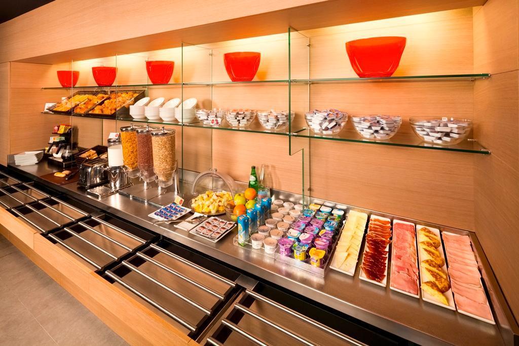 Ibis Plaza Glòries 22@ 2*